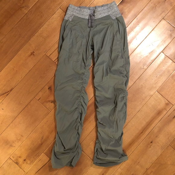 Ivivva Other - IVIVVA by Lululemon Girls Live To Move Pant Sz 10